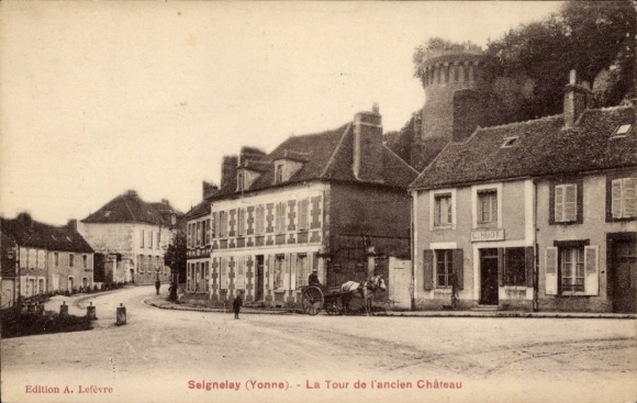 Postcard Seignelay Yonne, Seignelay, La Tour de l'ancien Château, building, horse-drawn carriage