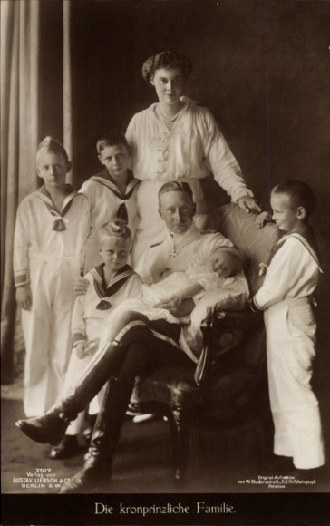 Ak Kronprinz Wilhelm von Preußen, Kronprinzessin Cecilie, Prinzen, Prinzessin Alexandrine