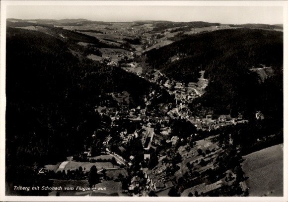 Ak Triberg im Schwarzwald, Luftaufnahme von  Blick auf die Landschaft