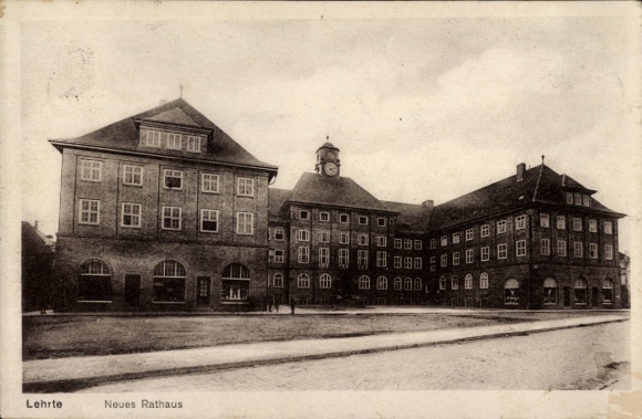 Postcard Lehrte in Lower Saxony, New Town Hall