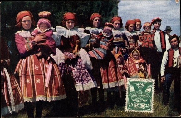 Postcard Group picture of the women in Slovak costumes, headscarves, babies