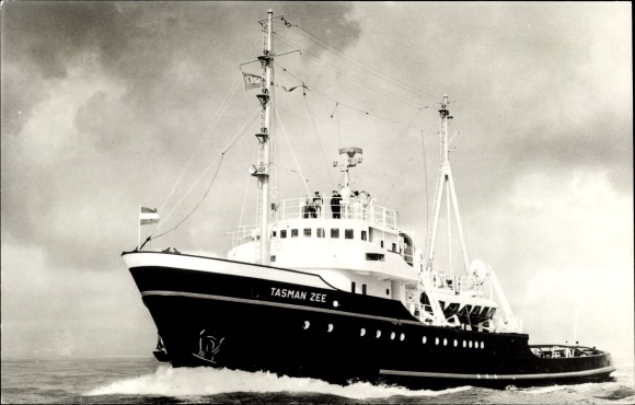 Postcard tugboat MT Tasman Zee at full speed, L.Smit &amp; Co.
