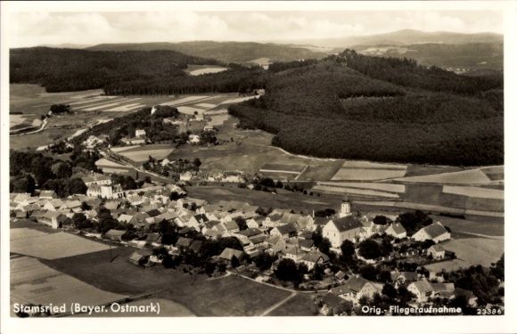 Ak Stamsried im Bayerischen Wald Oberpfalz, Luftaufnahme von  Bayer. Ostmark, ländliche Umgebung,