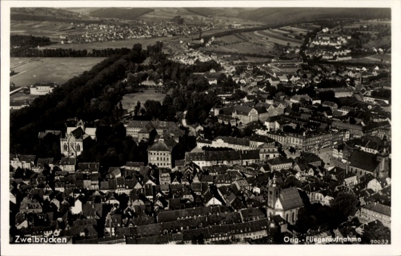 Ak Zweibrücken, luchtfoto, uitzicht op de stad, bos