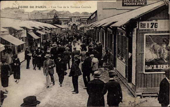 Ak Paris XV, Foire de Paris, een zicht op het centrale terras