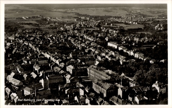 Ak Bad Homburg vor der Höhe Hessen, Luftaufnahme von  Stadtansicht, Flugzeug, Schwarz-Weiß-Fotogr