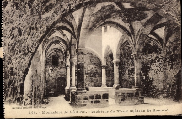 Postcard Ile Saint Honorat Îles de Lérins Alpes Maritimes, Monastère de interior view, Vieux Château St