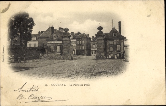 Postcard Gournay en Bray Seine Maritime, La Porte de Paris, historic buildings, cobbled street