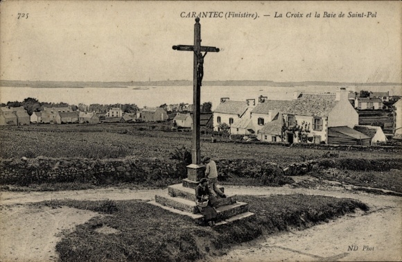 KP Carantec Finistère, krzyż, krajobraz, Baie de Saint-Pol, domy