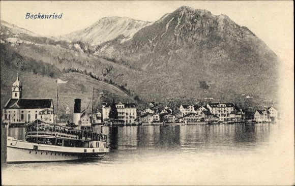 KP Beckenried Kt. Nidwalden Szwajcaria, widok na miasto, saloon parowiec, Jezioro Czterech Kantonów