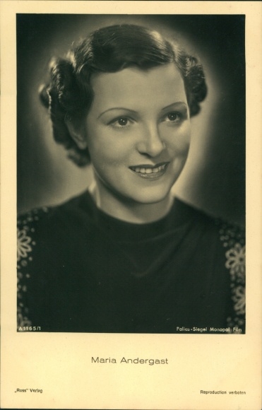 Postcard actress Maria Andergast, portrait