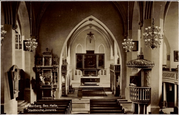 Postcard Lutherstadt Wittenberg, interior of a church with altar, pulpit and organ.
