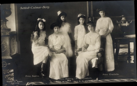 Ak Schloss Colmar Berg, Prinzessin Maria Adelheid von Luxemburg, Hilda, Sophie, Antonia, Charlotte