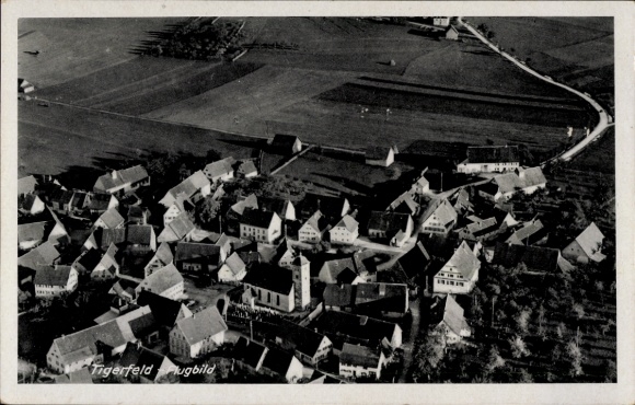 Ak Tigerfeld Pfronstetten in Baden Württemberg, Luftbild, dörfliche Szenerie, Häuser, Straßenansi
