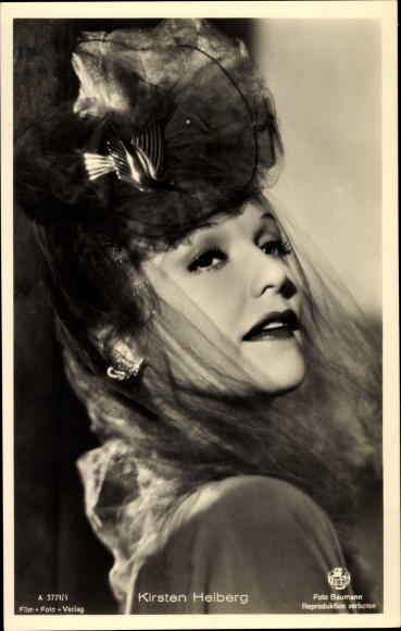 Postcard actress Kirsten Heiberg, portrait, hat, veil