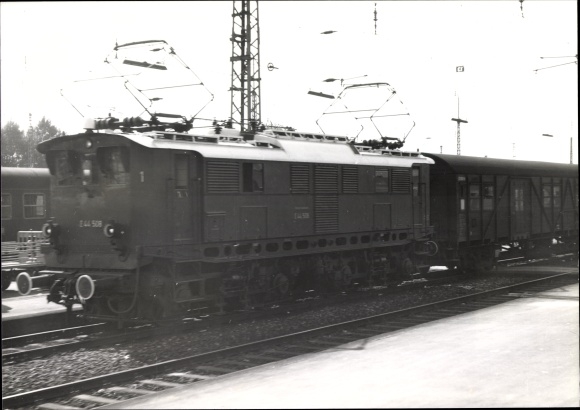 Foto Rosenheim Oberbayern, Deutsche Eisenbahn, Lokomotive E44508