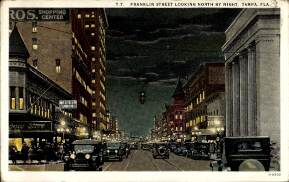 Tampa Florida USA, nachtzicht op Franklin Street, auto's, winkels, lichten