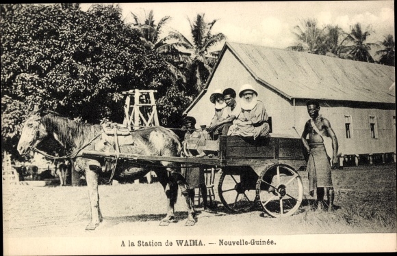 Postcard Waima Neuguinea Indonesian, At the station, Missionaries, Neophytes