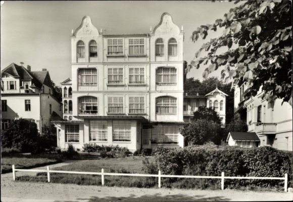 Postcard Baltic resort Bansin Heringsdorf on Usedom, FDGB convalescent home house on the beach