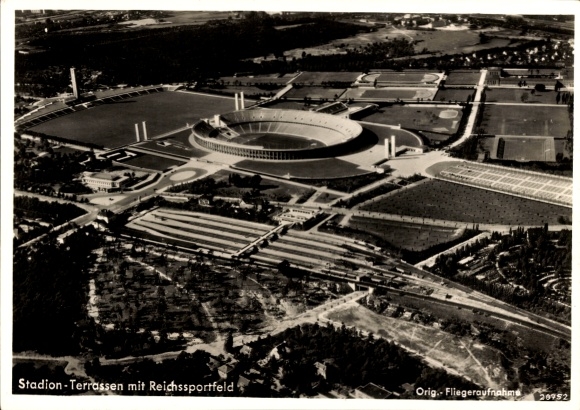 KP Berlin Charlottenburg Westend, zdjęcie lotnicze Reichssportfeld, tarasy stadionu, CJ Frey