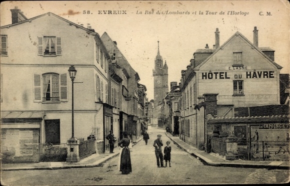 Postcard Évreux Eure, street with houses, clock tower, Hotel du Havre