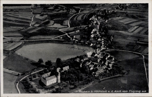 KP Neuhaus (niedaleko Höchstadt an der Aisch) Adelsdorf w Górnej Frankonii, zdjęcie lotnicze