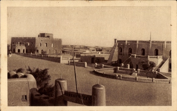 Ak Bamako Mali, uitzicht op straten en gebouwen, kronkelende architectuur, woestijnlandschap