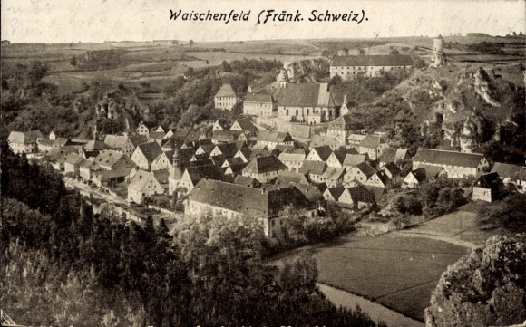 Ak Waischenfeld in der Fränkischen Schweiz Bayern, Vogelperspektive auf  Häuser, Landschaft, B...