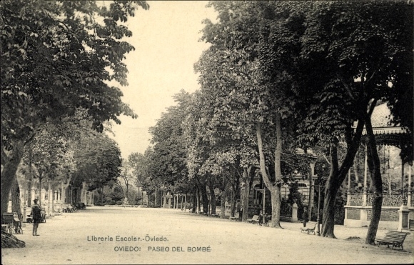 Ak Oviedo Asturië Spanje, Paseo del Bombe
