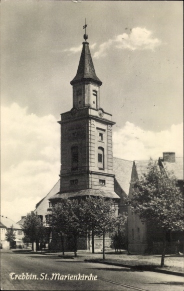 Ak Trebbin, uitzicht op de St. Mary's Church, bomen