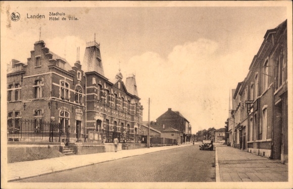 Postcard Landen Flanders Flemish Brabant, City Hall, Hotel de Ville, Street, Car