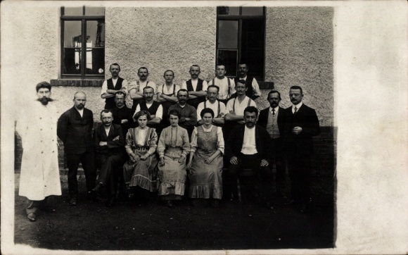 Postcard Hamburg Nord Eppendorf, Anscharhöhe, group photo of men and women, historical clothing...