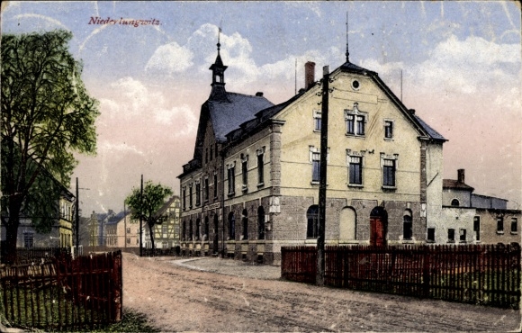 Postcard Niederlungwitz Glauchau in Saxony, colored, Gasthof Kastanienbaum, trees, fence, street