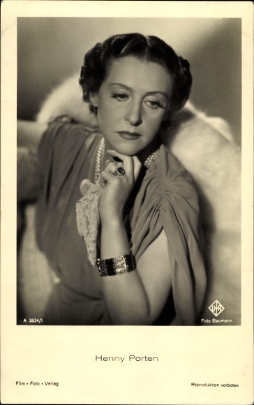 Postcard actress Henny Porten, portrait