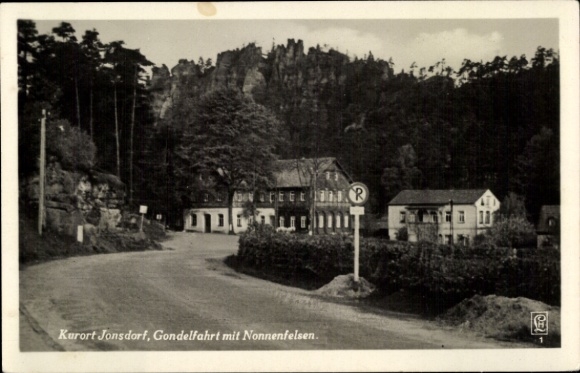 Ak Jonsdorf in Sachsen, Gondelfahrt mit Nonnenfelsen, Straßenpartie