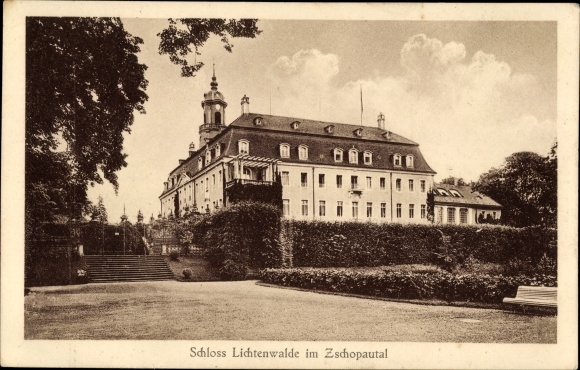 Ak Lichtenwalde Niederwiesa im Kreis Mittelsachsen, Blick auf das Schloß