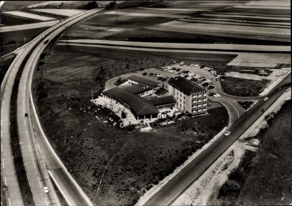 Ak Kassel, Blick auf Autobahn Rasthaus von Herbert Henkel, Fliegeraufnahme