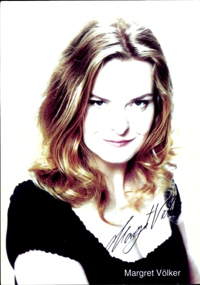 Postcard actress Margret Völker, portrait, autograph