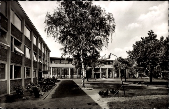 KP Duisburg w Zagłębiu Ruhry, budynek szkoły, Friedrich-Alfred-Straße