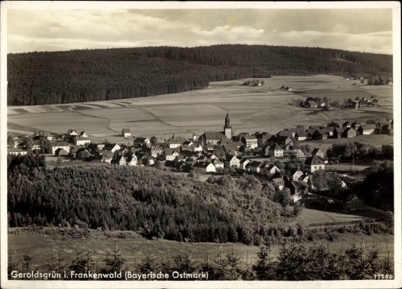 Postcard Geroldsgrün in the Franconian Forest of Upper Franconia, view of the village and surroundings, church tower