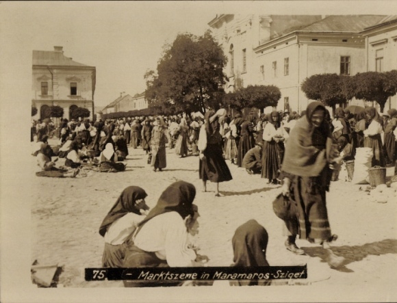 foto Sighetu Marmației Marmaroschsiget Máramaros sziget Roemenië, marktscène