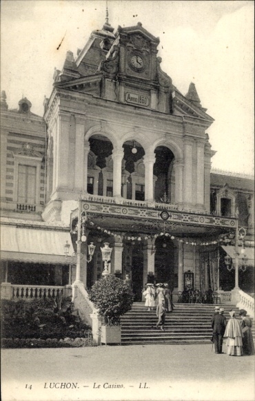 Ak Luchon Haute Garonne, Casino, Gebäude, Uhr, Treppe, Menschen, Dekorationen
