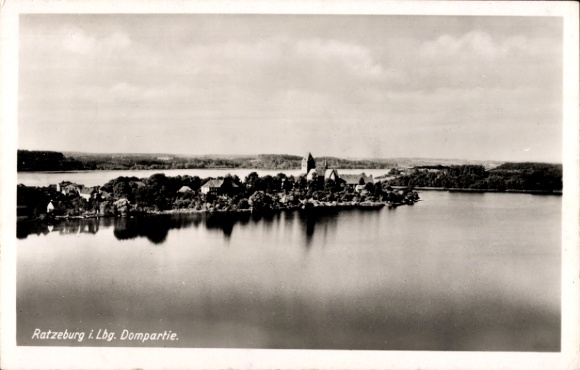 Ak Ratzeburg im Herzogtum Lauenburg, Schöne Landschaft, Wasseransicht,  Dompartie