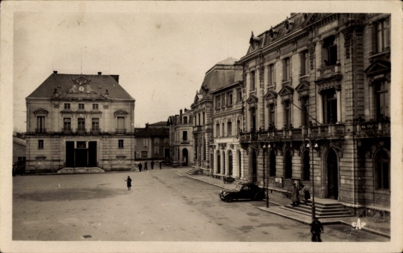 Postcard Mont de Marsan Landes, Place de Hôtel de Ville et la Poste