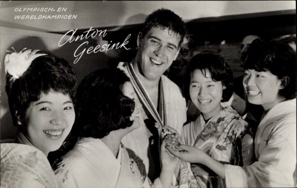 Postcard Dutch judoka Anton Geesink, Olympic champion and world champion