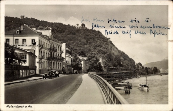 Ak Rolandseck Remagen am Rhein,  Rhein, Straße, Autos, Boote, Blick auf die Landschaft