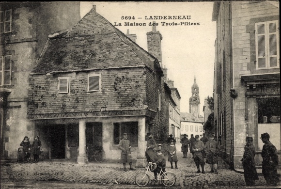 Postcard Landerneau Finistère, The Three-Pillar House