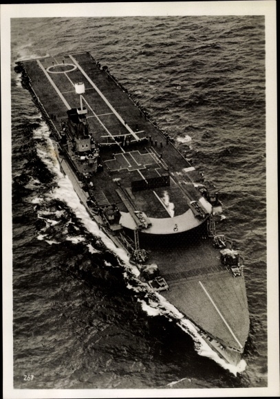 Photo Heinrich Hoffmann, English aircraft carrier Courageous, September 1939, aerial view