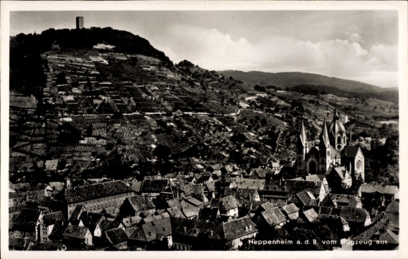 Ak Heppenheim an der Bergstraße, Luftaufnahme von  Weinberge, Stadtansicht, Kirche