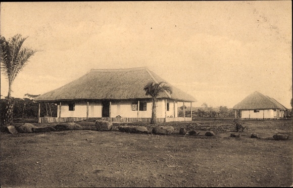 Postcard Pawa, Democratic Republic of Congo, Zaire, one of the pharmacies of the main Red Cross post